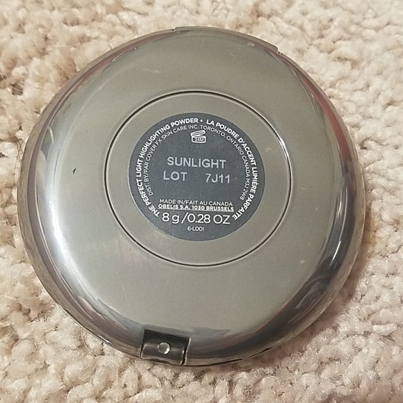 CoverFX in Sunlight - Picture 3 of 3